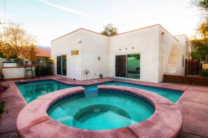 A backyard with a swimming pool, a hot tub, and a patio area. - ☀️ Casa Villa: Private 3 Bed La Quinta Cove Home Heated Pool/Spa/Fireplace ☀️ (La Quinta)