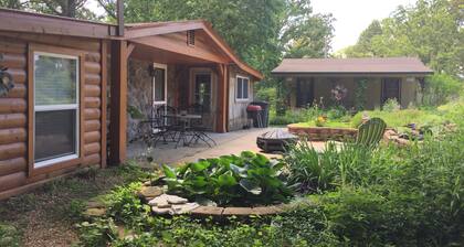 Koi Cottage With Mineral Hot Tub ~ Located Minutes From The Upper Meramec River