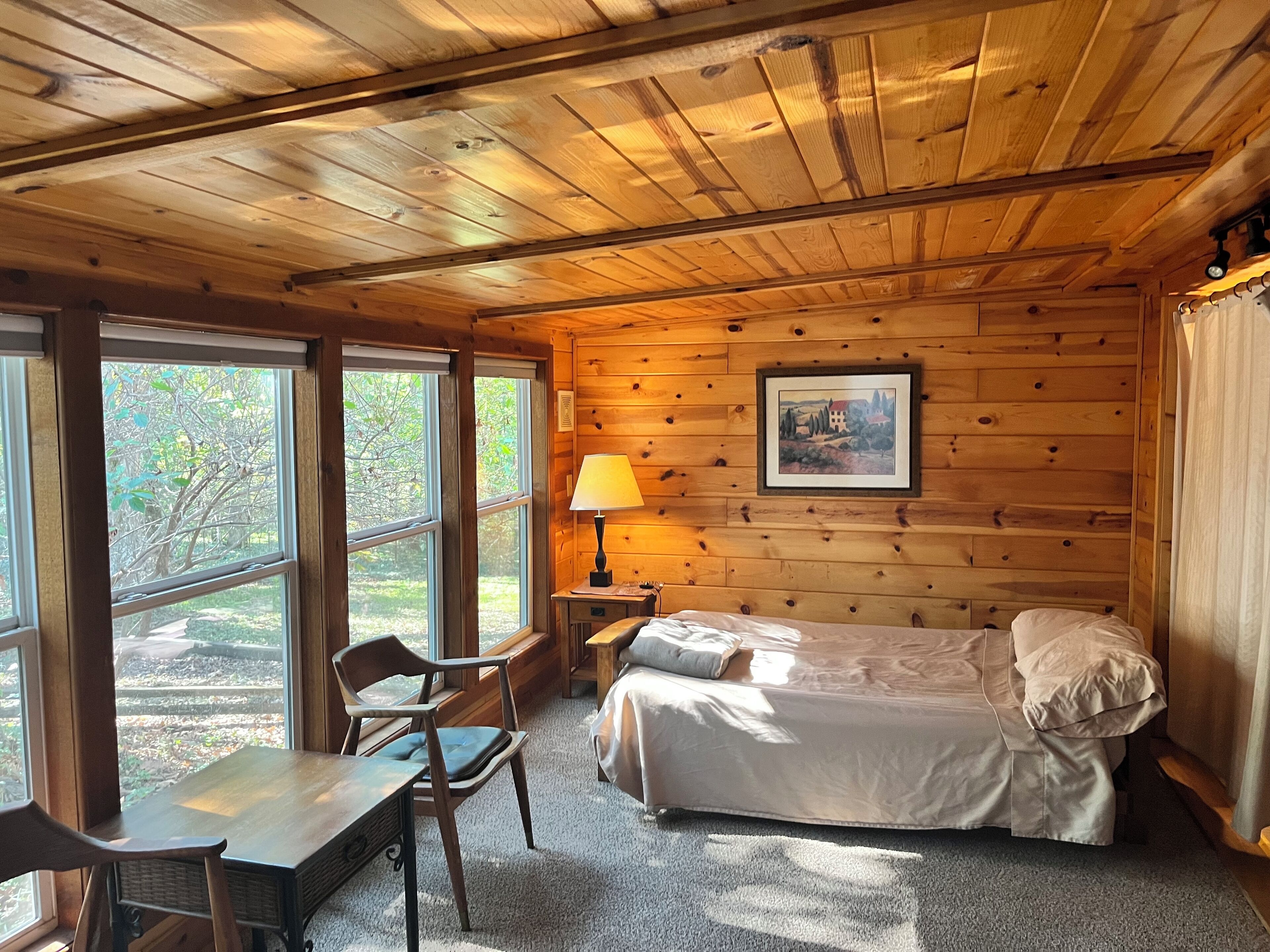 1 habitación, escritorio, tabla de planchar con plancha y wifi gratis 