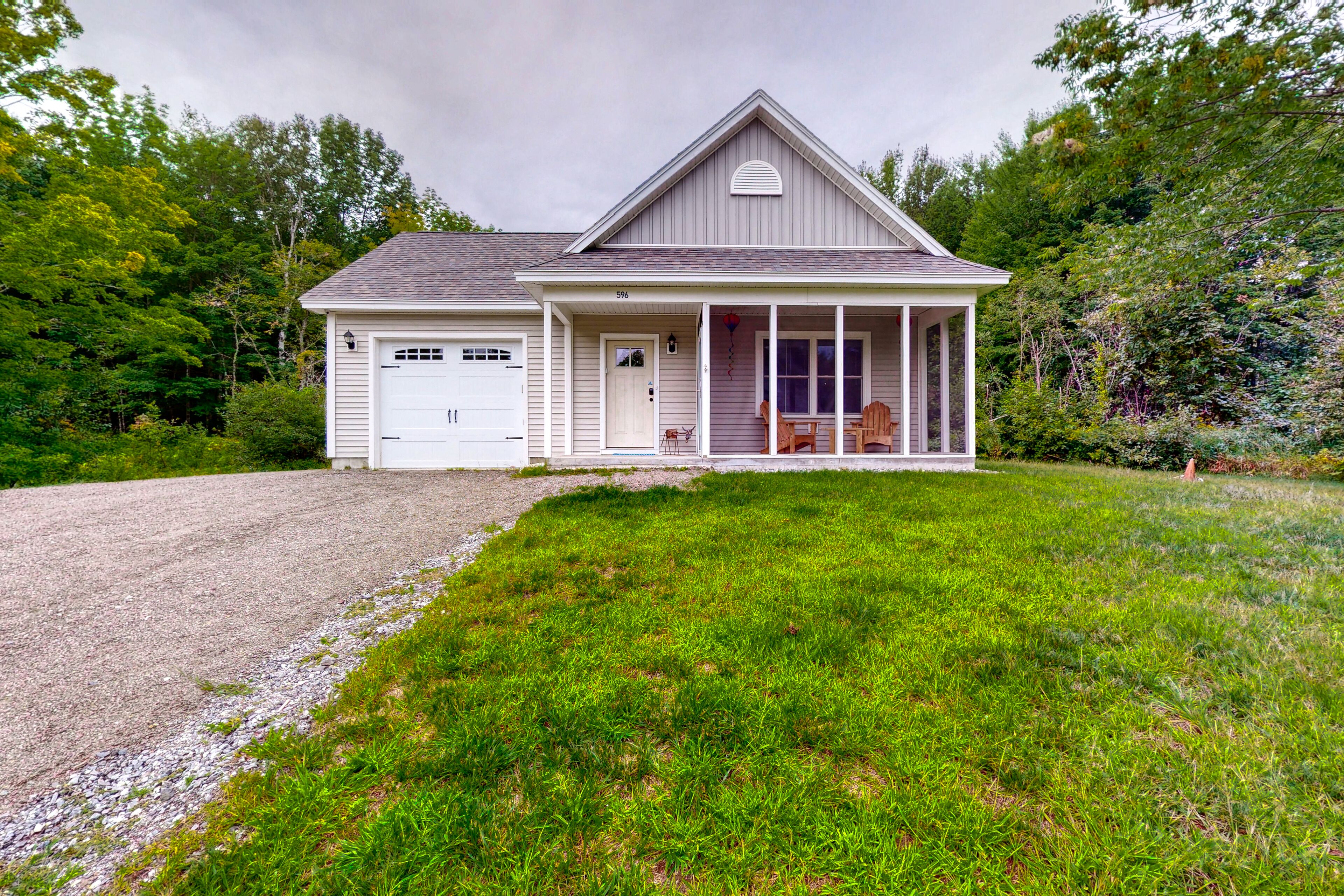 Lovely, updated home on 70 acres with high-end appliances