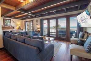 Smart TV, fireplace, DVD player - Amazing Oceanfront w/Gorgeous Views~ North Bend by the Sea (Folly Beach)