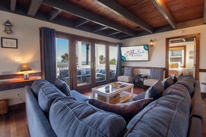 Smart TV, fireplace, DVD player - Amazing Oceanfront w/Gorgeous Views~ North Bend by the Sea (Folly Beach)