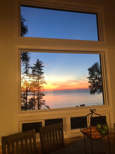 Huron Horizons - Magical Sunsets & Four Seasons of Recreational Opportunities!