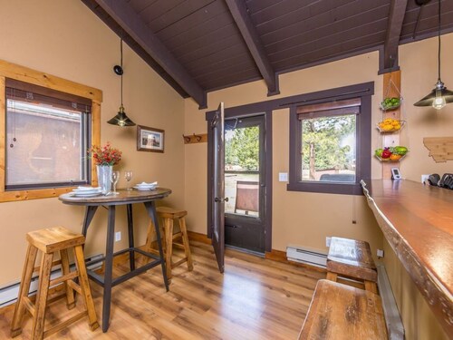 Big Sky Glacier Condo l Retraite familiale à quelques minutes du centre-ville près du terrain de golf