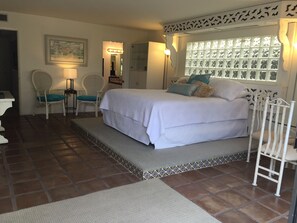 5 bedrooms, desk, iron/ironing board, free WiFi