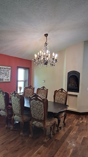 Dining - 8 Bedroom, 5 1/2 Bathroom Vacation Home Near Lava Hot Springs Idaho (Inkom)