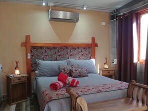 1 bedroom, down duvets, individually decorated, individually furnished - Nelumbo Petit Chalet (San Rafael)