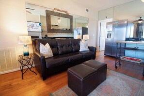 Smart TV, DVD player - Amazing Views & Oceanfront 1Br/1Ba Condo~ Sea 2 (Folly Beach)