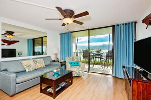 Smart TV, DVD player, books, video library - Spectacular Oceanfront Views  (Maalaea)