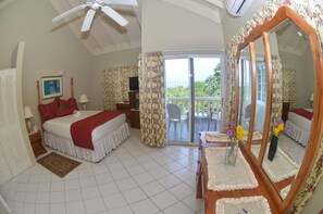 3 chambres, chambres insonorisées, fer et planche à repasser