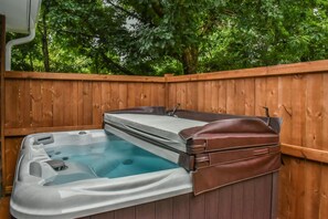 Baignoire à remous extérieure