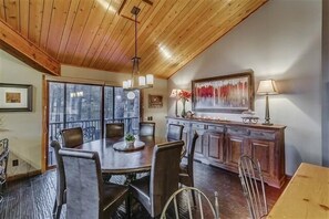 Dining - Apache Pines Estate: 'The greatest escape ever!' w/ Hot Tub & Pet Friendly. (Ruidoso)