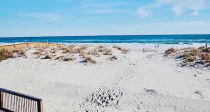 End Unit! Walk out the door & directly onto beach! SNOWBIRD FRIENDLY!