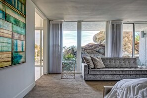 智能电视、壁炉