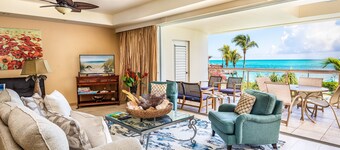 Grace Bay Beachfront:Tropical Reef 50 Feet Offshore.