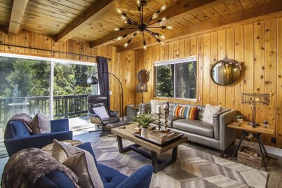 Whispering Pine Boho, AC, Dog Friendly, In Village