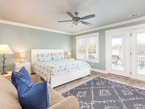 5 slaapkamers, een strijkplank/strijkijzer, internet, beddengoed