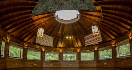 Hamakua Eco-Lodge Retreat Center in a Remote Conservation Forest