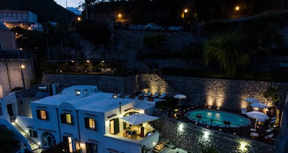 Amalfin huvila uima-allas ja kaunis garde
