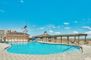 A heated pool - OPEN CONCEPT FLOOR PLAN, LARGER THAN A STANDARD 1 BEDROOM! 1 FREE BEACH CHAIR SE (Destin)