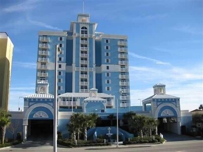 OCEANFRONT! Spacious, Clean, Beautiful! Come GOLF, SHOP, RELAX,EXPLORE!