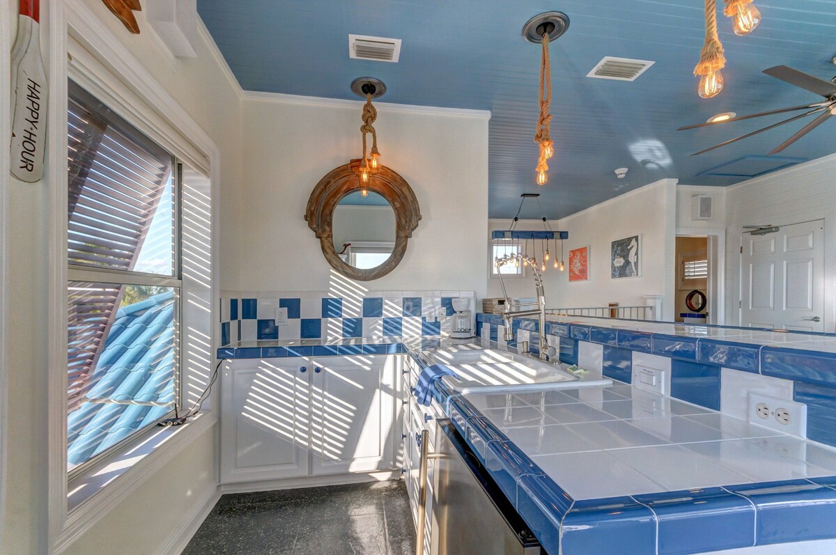 Photo 43 of UNBELIEVABLE GULF VIEWS ,STEPS TO THE SAND...PERFECT VACATION HOME !!