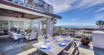 UNBELIEVABLE GULF VIEWS ,STEPS TO THE SAND...PERFECT VACATION HOME !!