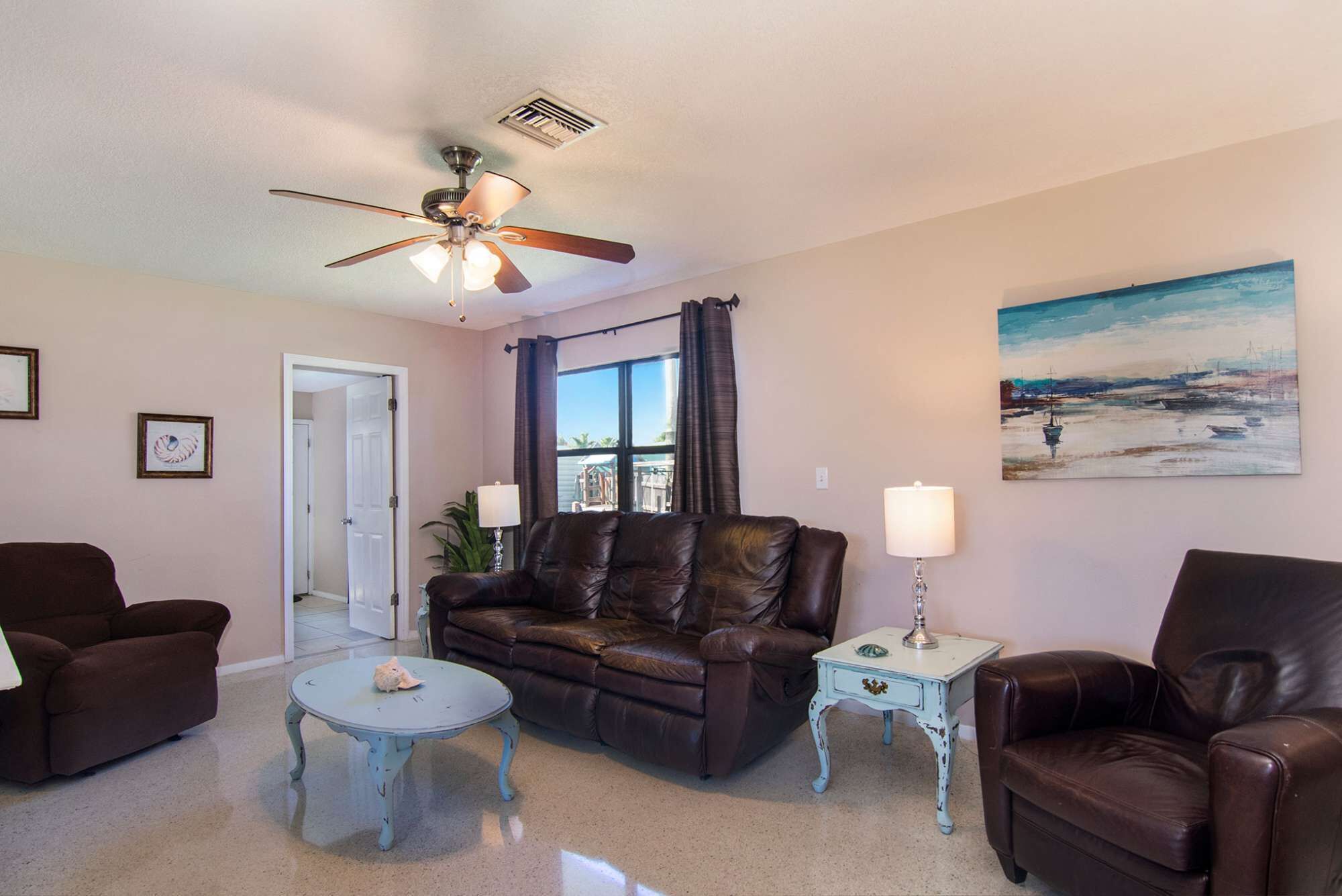 Televisión, tenis de mesa y libros 