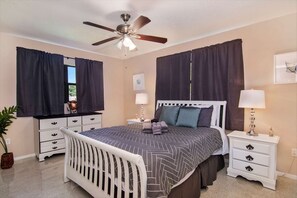 2 bedrooms, desk, iron/ironing board, travel cot