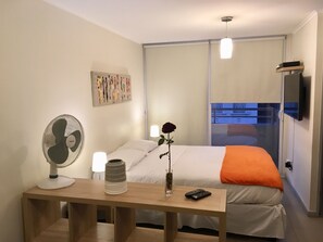 Individually decorated, soundproofing, iron/ironing board, free WiFi - Moneda Express Apart (Santiago)