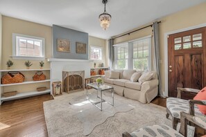 Televisión y oficina 