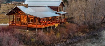 Rio Oasis - Riverside Tranquility