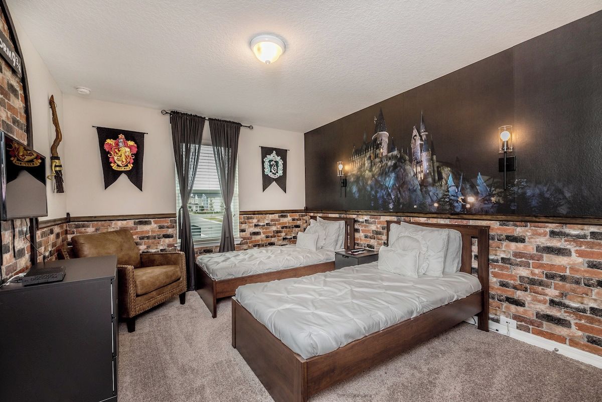 - Experience the magic of our themed room, complete with two cozy single beds. - Stunning wardrobe with sufficient space - Enjoy the Availability of Smart Tv and Netflix - Indulge in mesmerizing views from the windows of the room