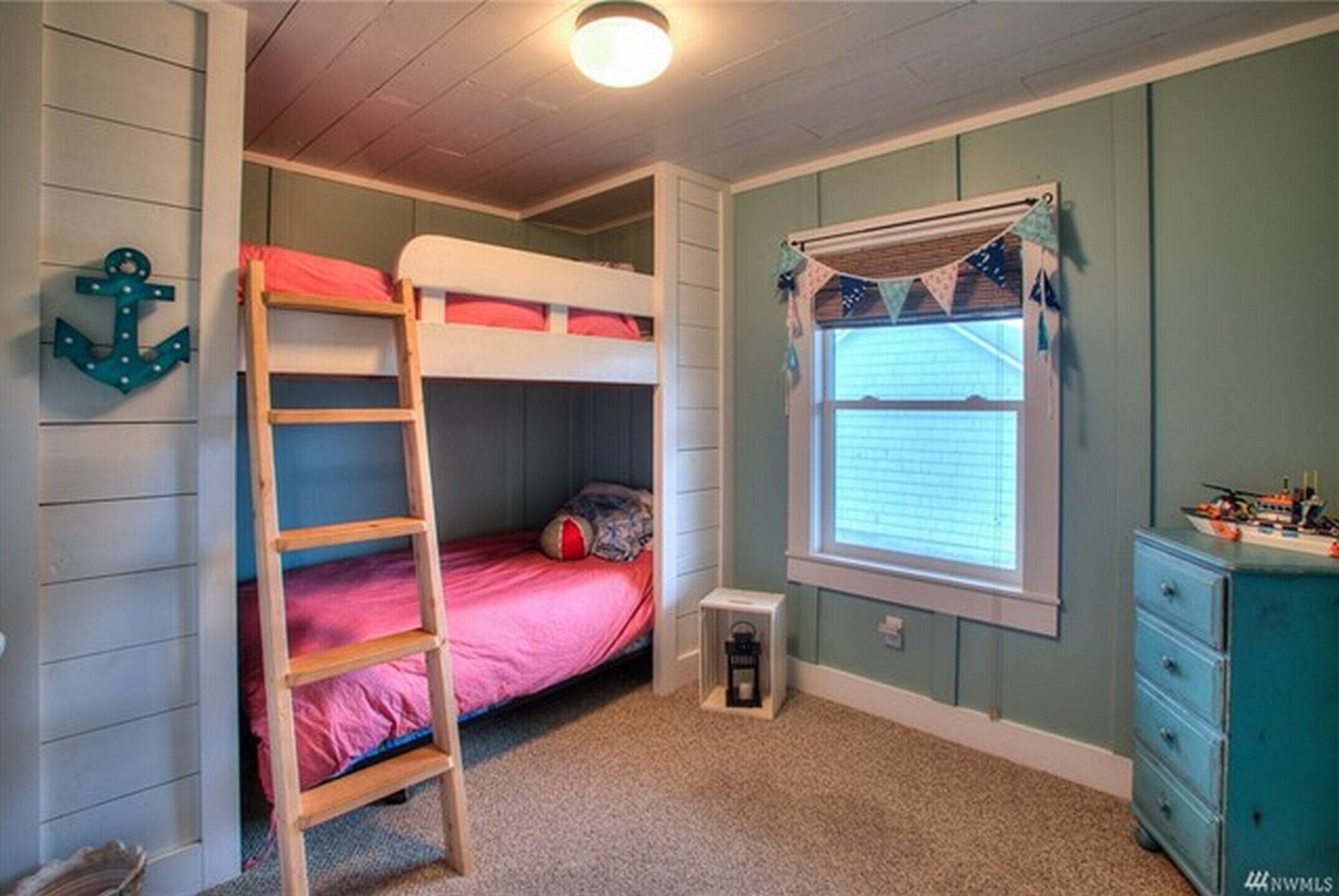 3 slaapkamers, een bureau, wifi, beddengoed