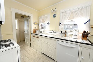 Fridge, microwave, oven, stovetop - 316CA Upper: Cute Upper Half of Duplex Home, Close to the Beach, WIFI - 316 Cata (Avalon)