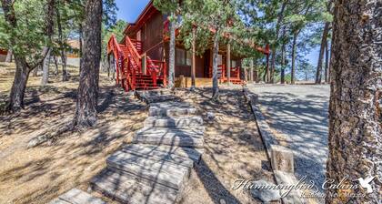 Lazy Moose Lodge: "Täydellinen paikka viettää laiska dayz!" Lemmikkiystävällinen.