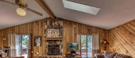 Smart TV, fireplace, DVD player