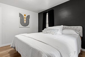 2 bedrooms, desk, iron/ironing board, free WiFi