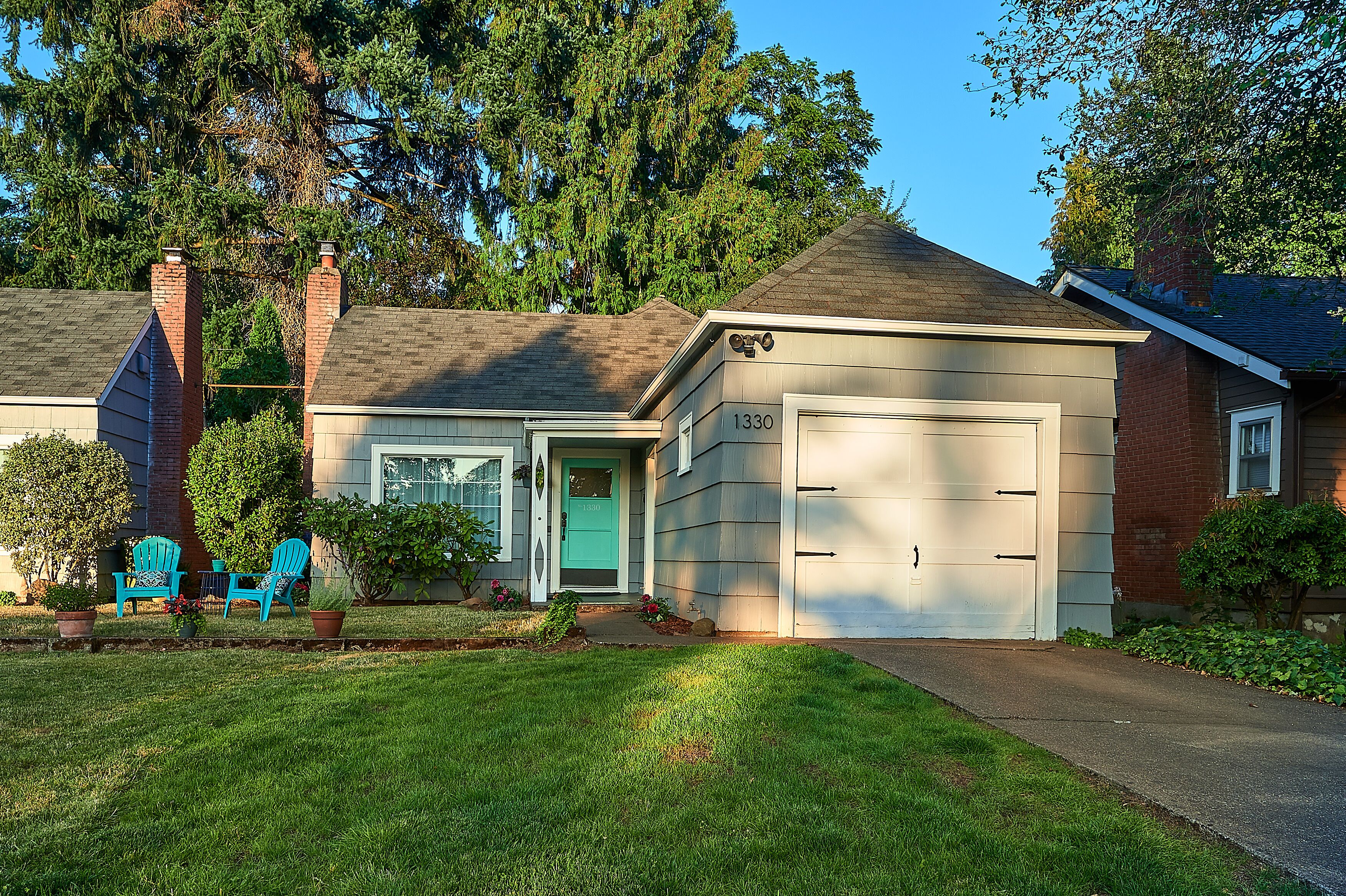 Beautifully Remodeled 1940s Bungalow in Salem, OR close to Downtown and WU
