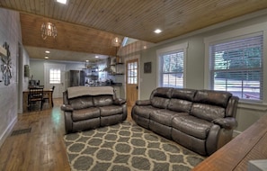 Smart TV, fireplace, DVD player