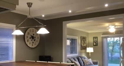 Schönes Familienhaus 15 Minuten von Waterton, AB !!