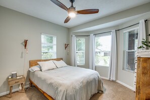 3 bedrooms, iron/ironing board, travel crib, WiFi