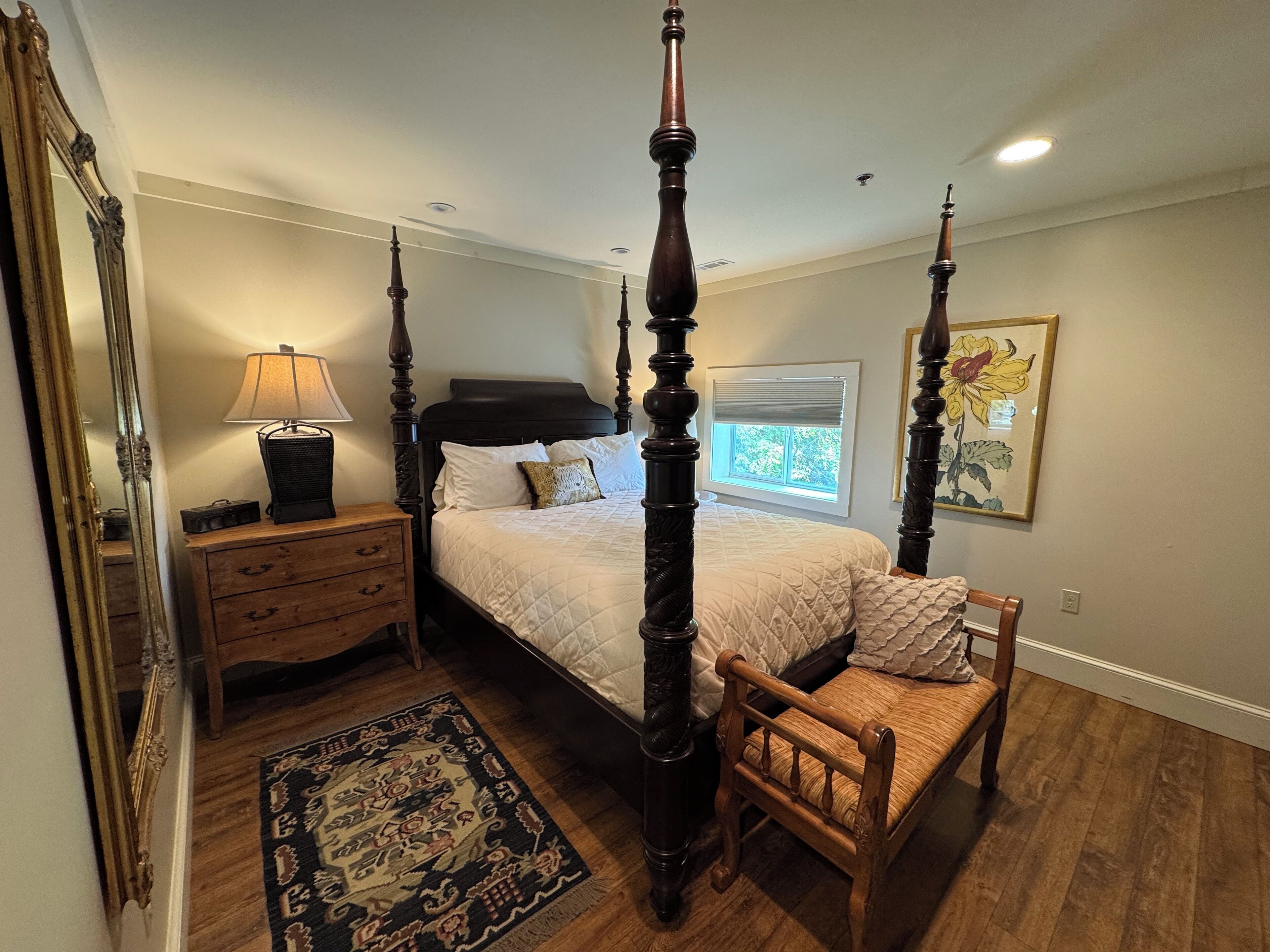 2 habitaciones, tabla de planchar con plancha y cuna de viaje 