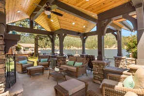 Terrace/patio - Waterfront Luxury Tiny Home w/ private dock on Deer Lake (Loon Lake)