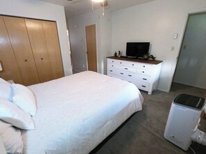 2 soverom, strykejern/-brett, reiseseng for barn og wi-fi (inkludert)