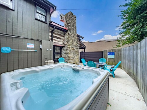 The Cabin at 114 Main Street