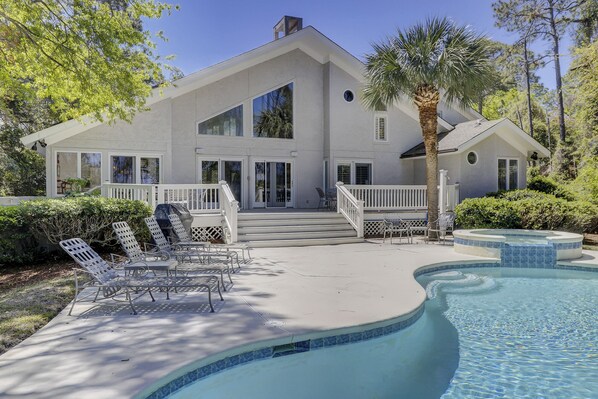 Outdoor pool, a heated pool