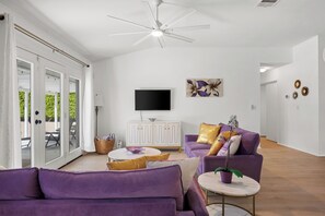 Smart TV, fireplace, DVD player, table tennis