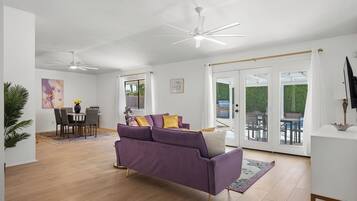 Smart TV, fireplace, DVD player, ping pong