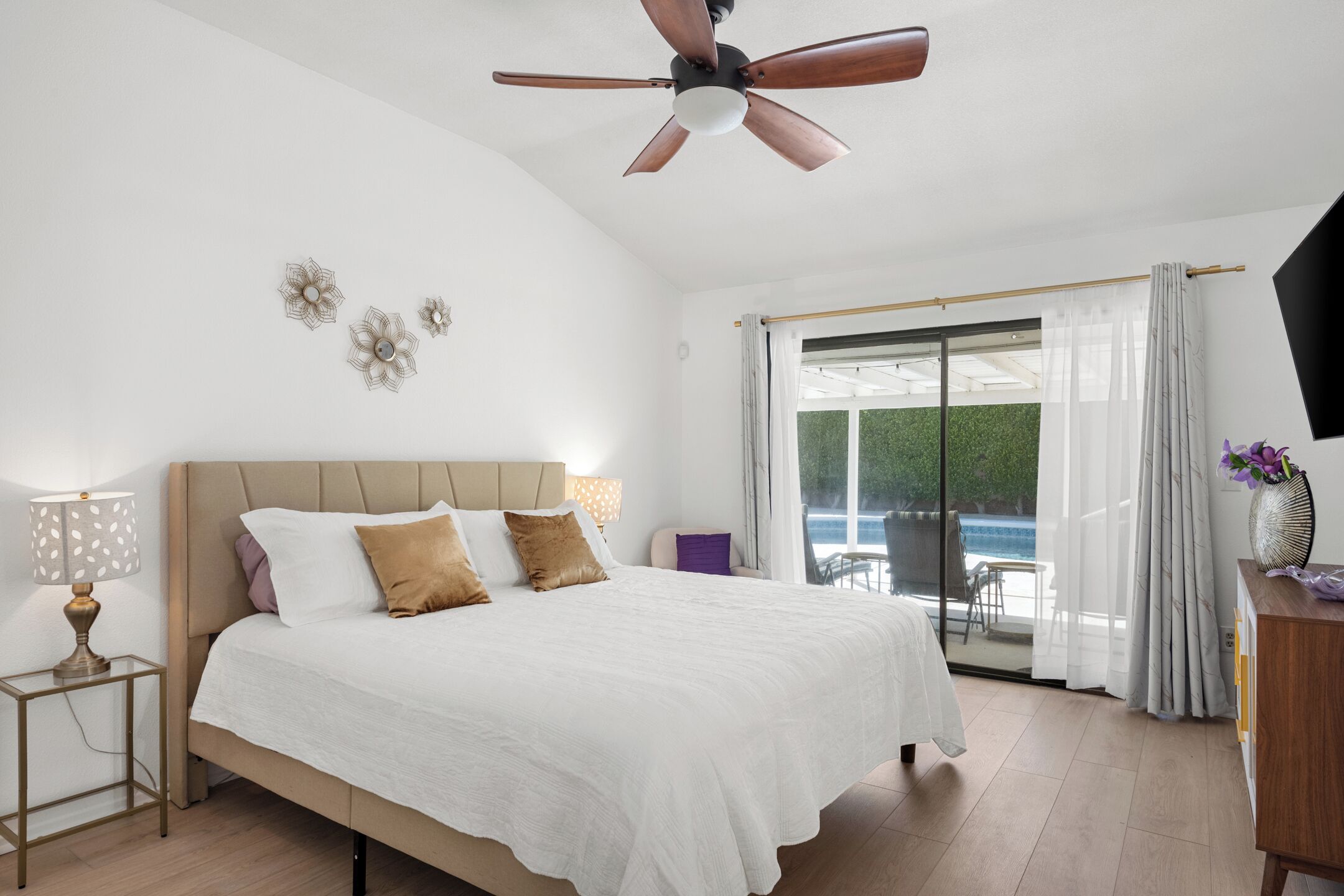 4 chambres, fer et planche à repasser, Wi-Fi gratuit, draps fournis